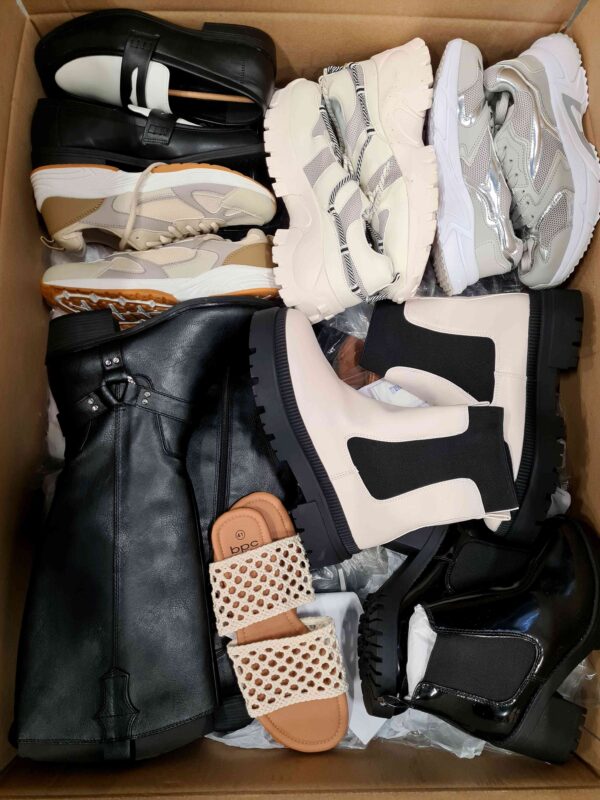 The photo shows a package with clothing in the category BPS.
