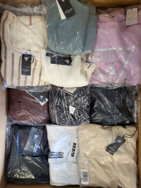 The photo shows a package with clothing in the category B.