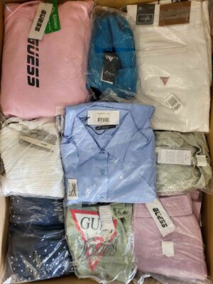 The photo shows a package with clothing in the category B.