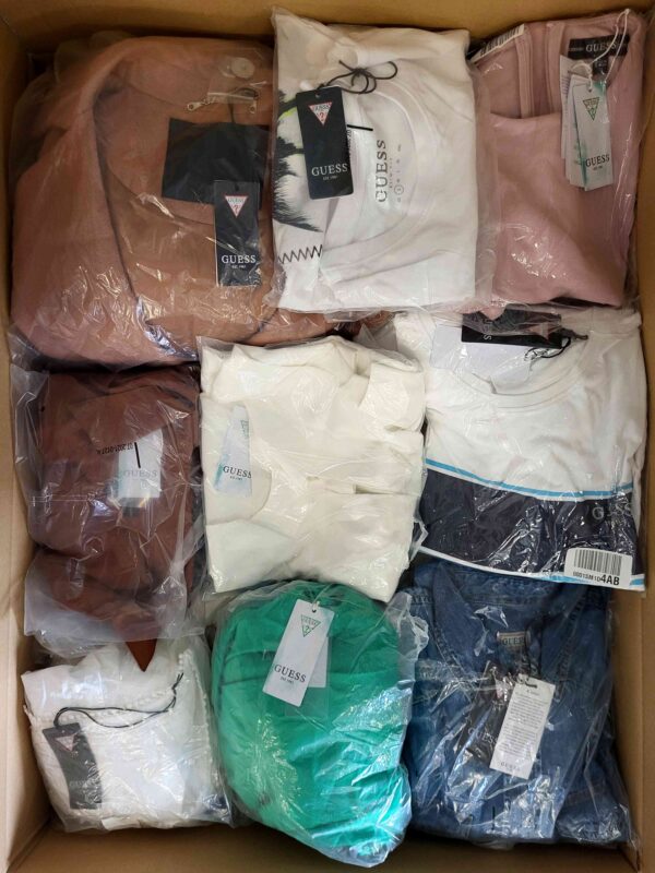 The photo shows a package with clothing in the category B.