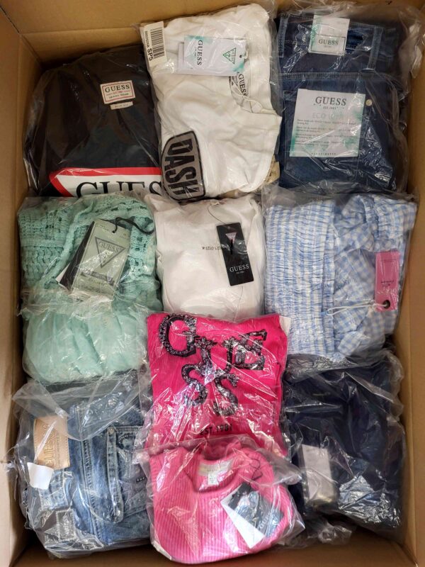The photo shows a package with clothing in the category B.