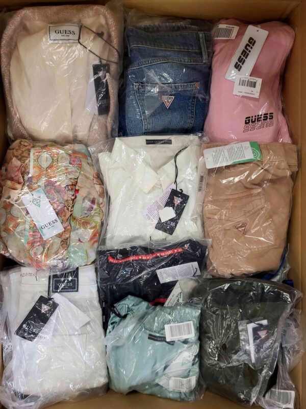 The photo shows a package with clothing in the category B.