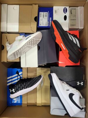 The photo shows a package with footwear in the category CS.