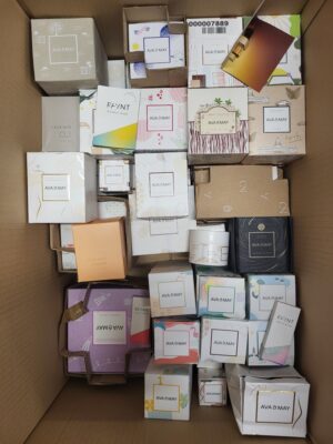 The picture shows a package with accessories in the category CO.