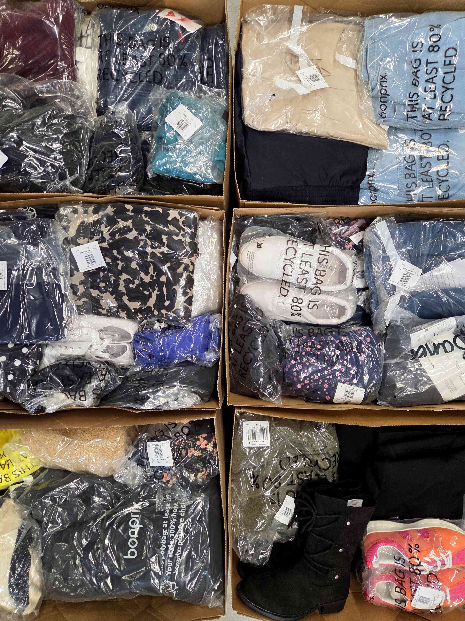 The photo shows a package with clothing in the category BPSDV.