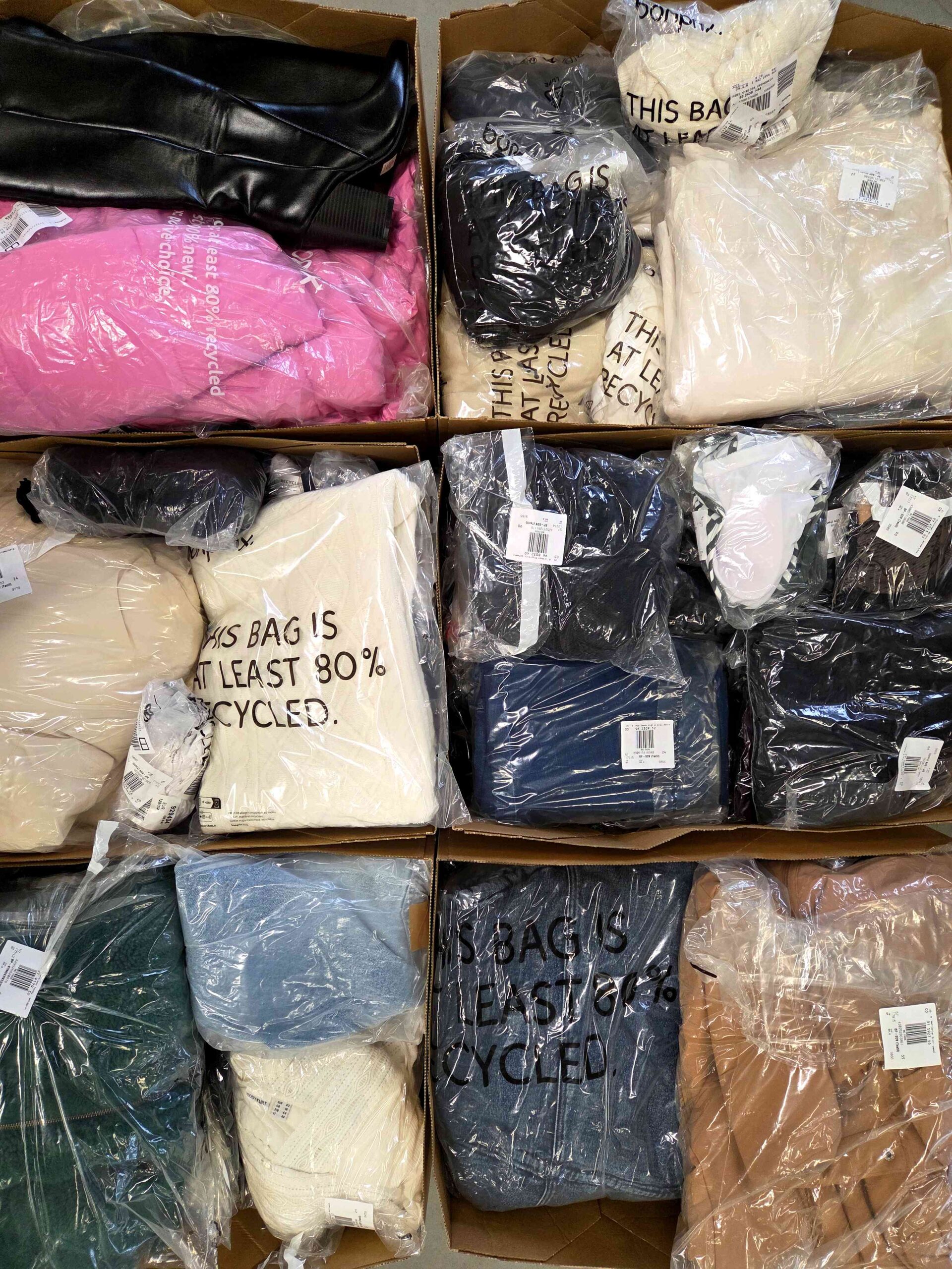 The photo shows a package with clothing in the category BPSDV.