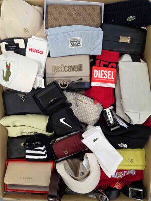 The picture shows a package with accessories in the category AC.