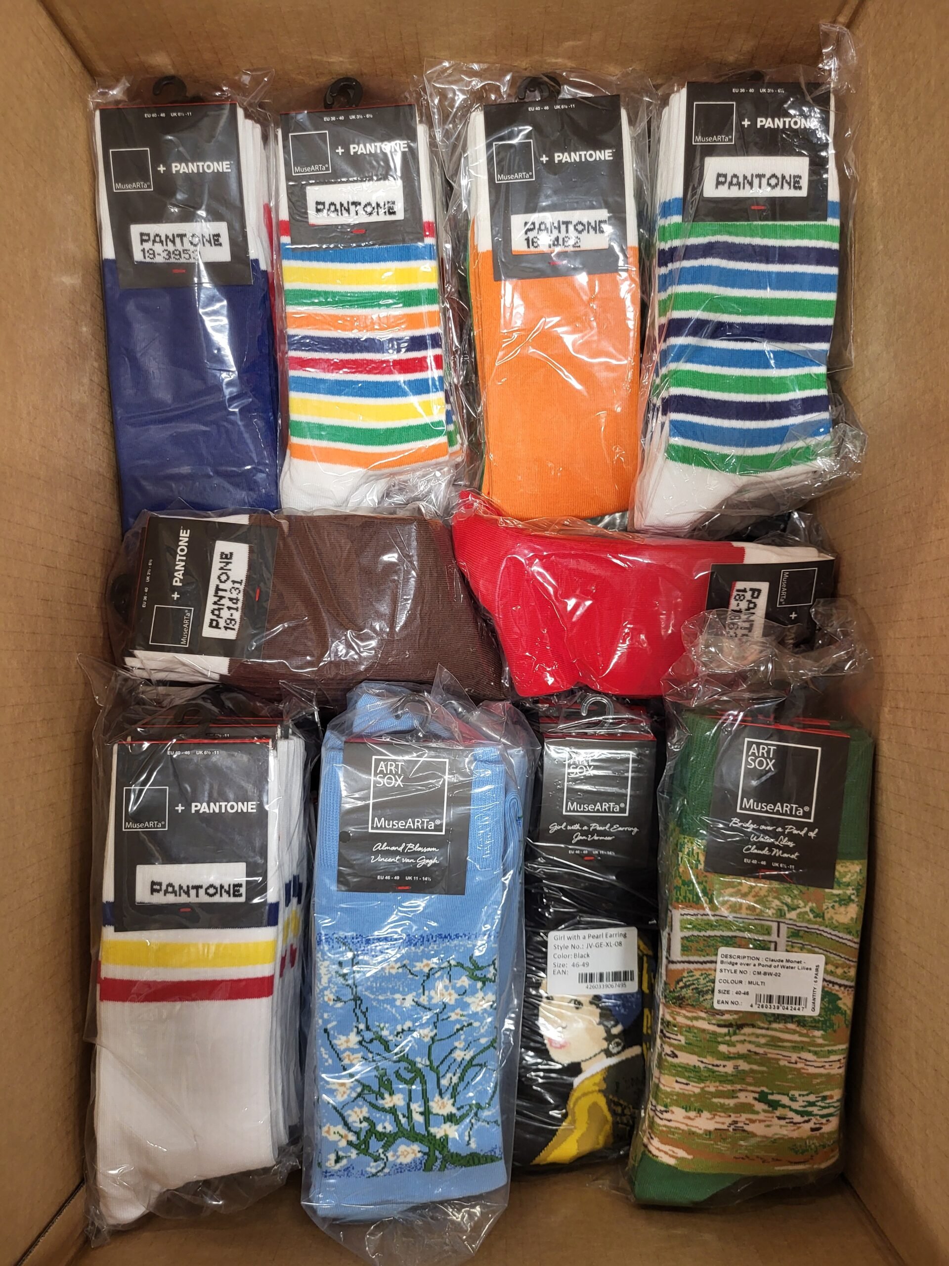 The picture shows a package with accessories in the category SA.