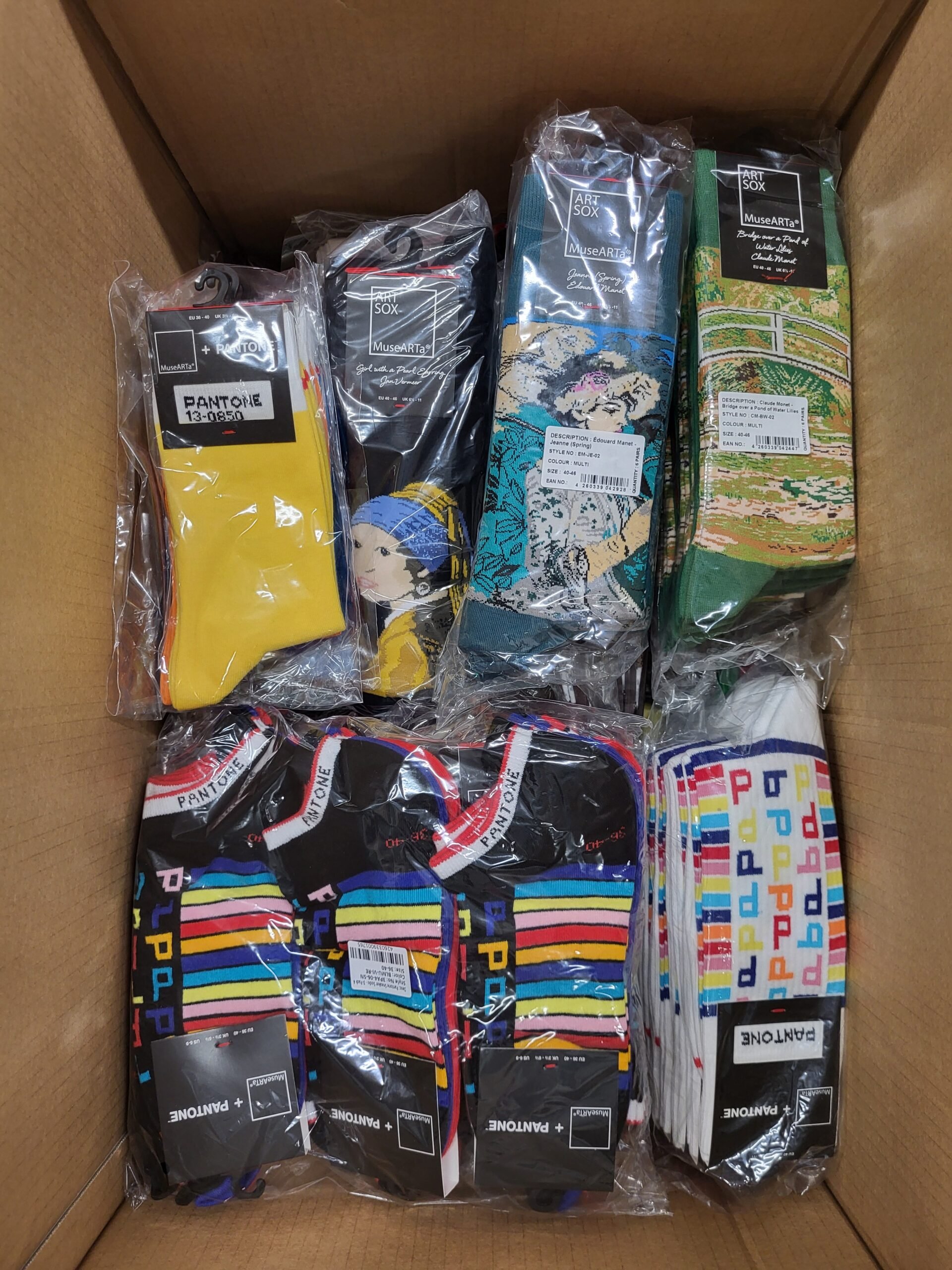 The picture shows a package with accessories in the category SA.