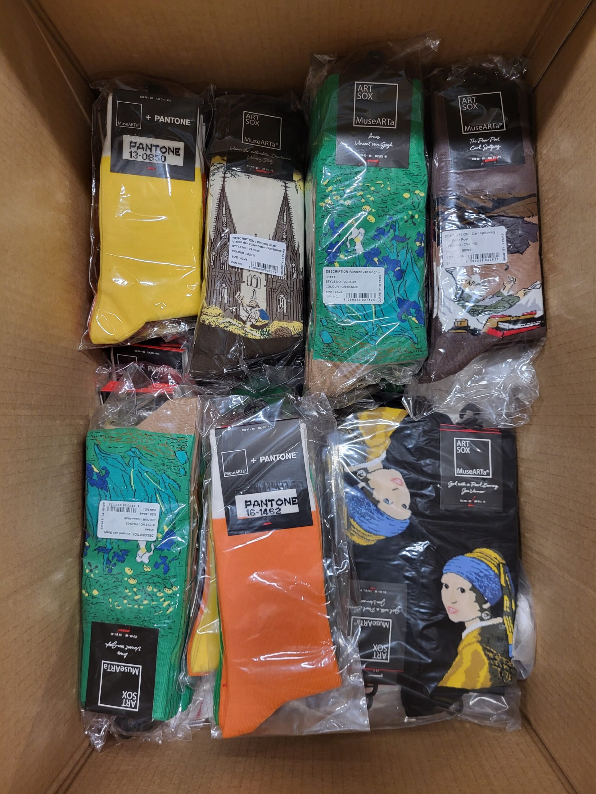 The picture shows a package with accessories in the category SA.