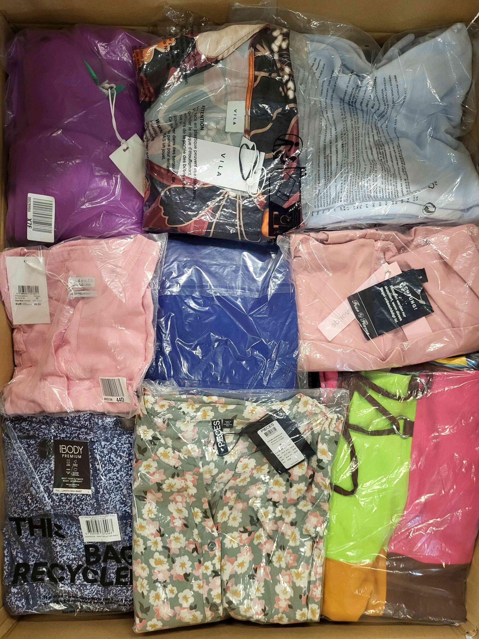 The photo shows a package with clothing in the category AR.