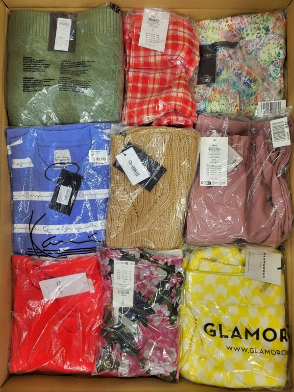 The photo shows a package with clothing in the category AR.