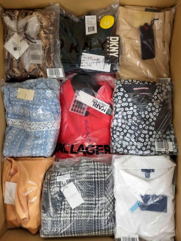 The photo shows a package with clothing in the category AP.