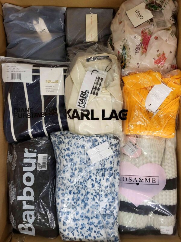 The photo shows a package with clothing in the category AP.
