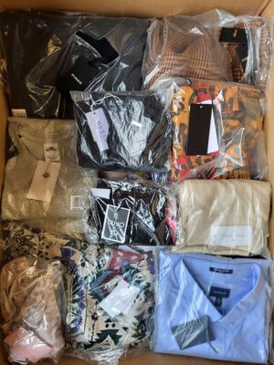 The photo shows a package with clothing in the category AP.