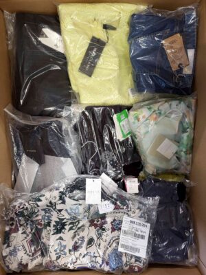 The photo shows a package with clothing in the category AP.