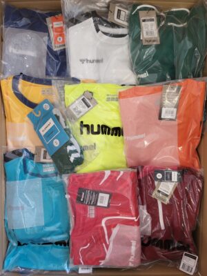 The photo shows a package with clothing in the category H.