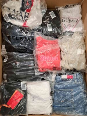 The photo shows a package with clothing in the category D.