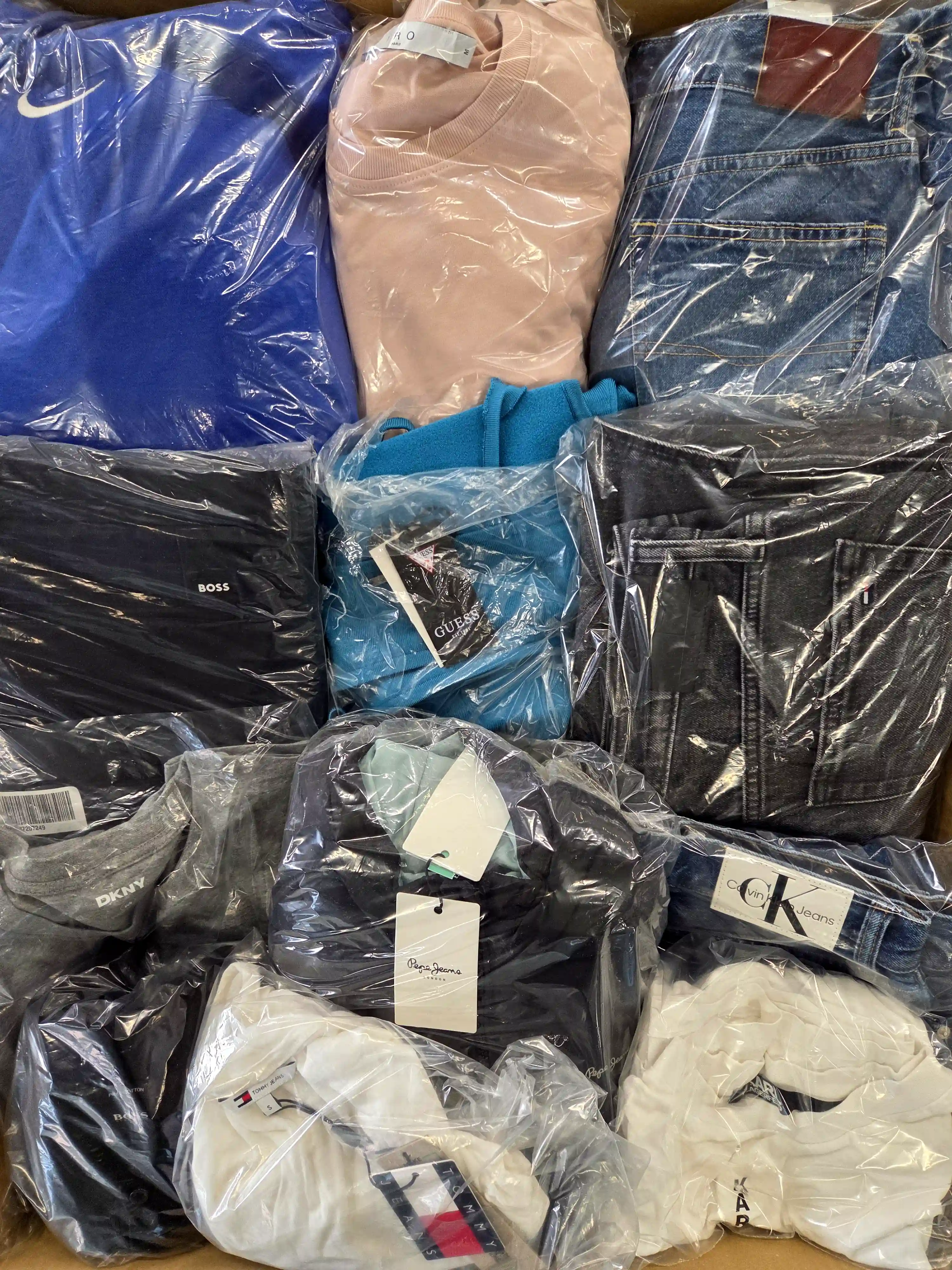 The photo shows a package with clothing in the category C.