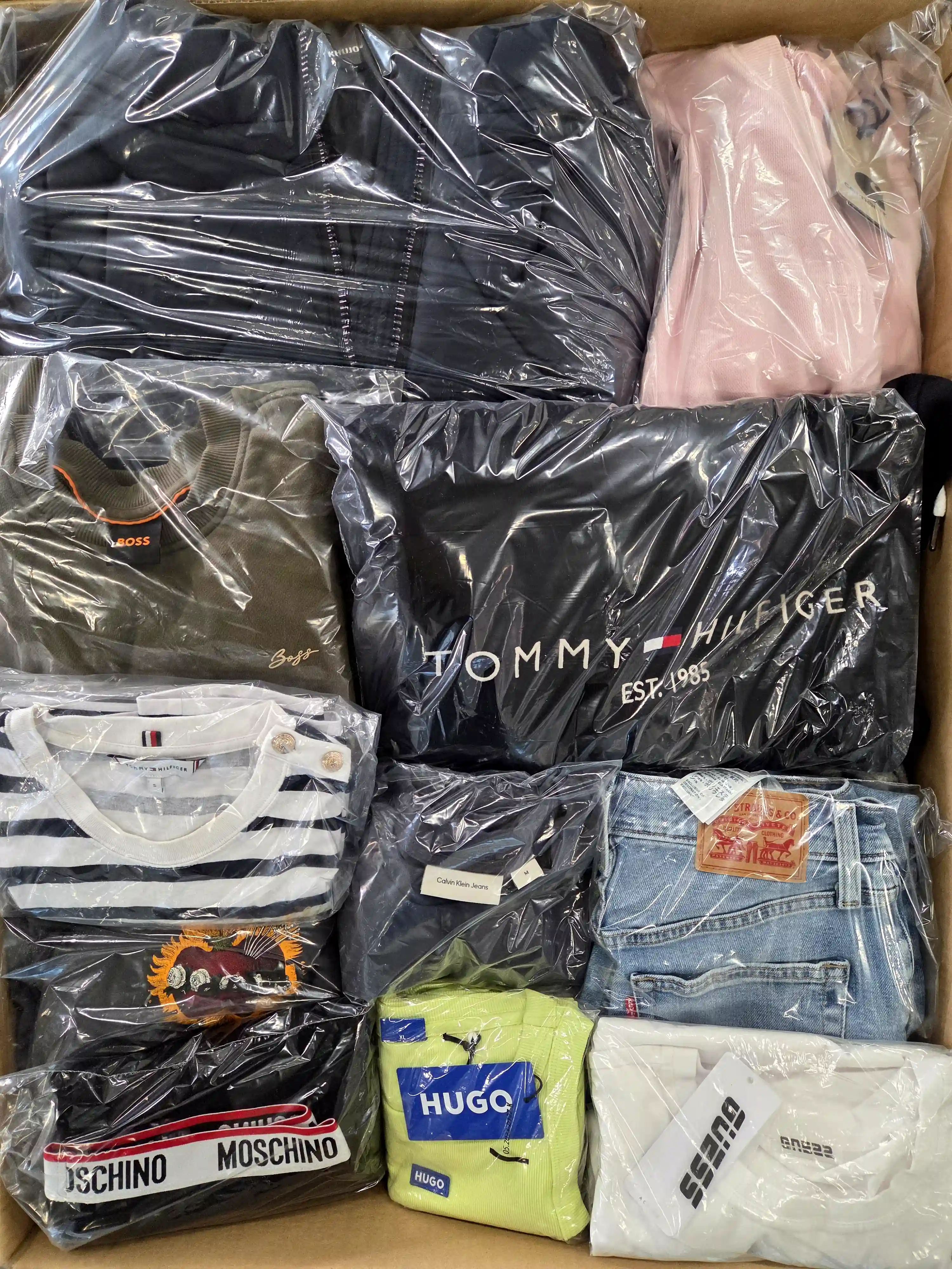 The photo shows a package with clothing in the category C.