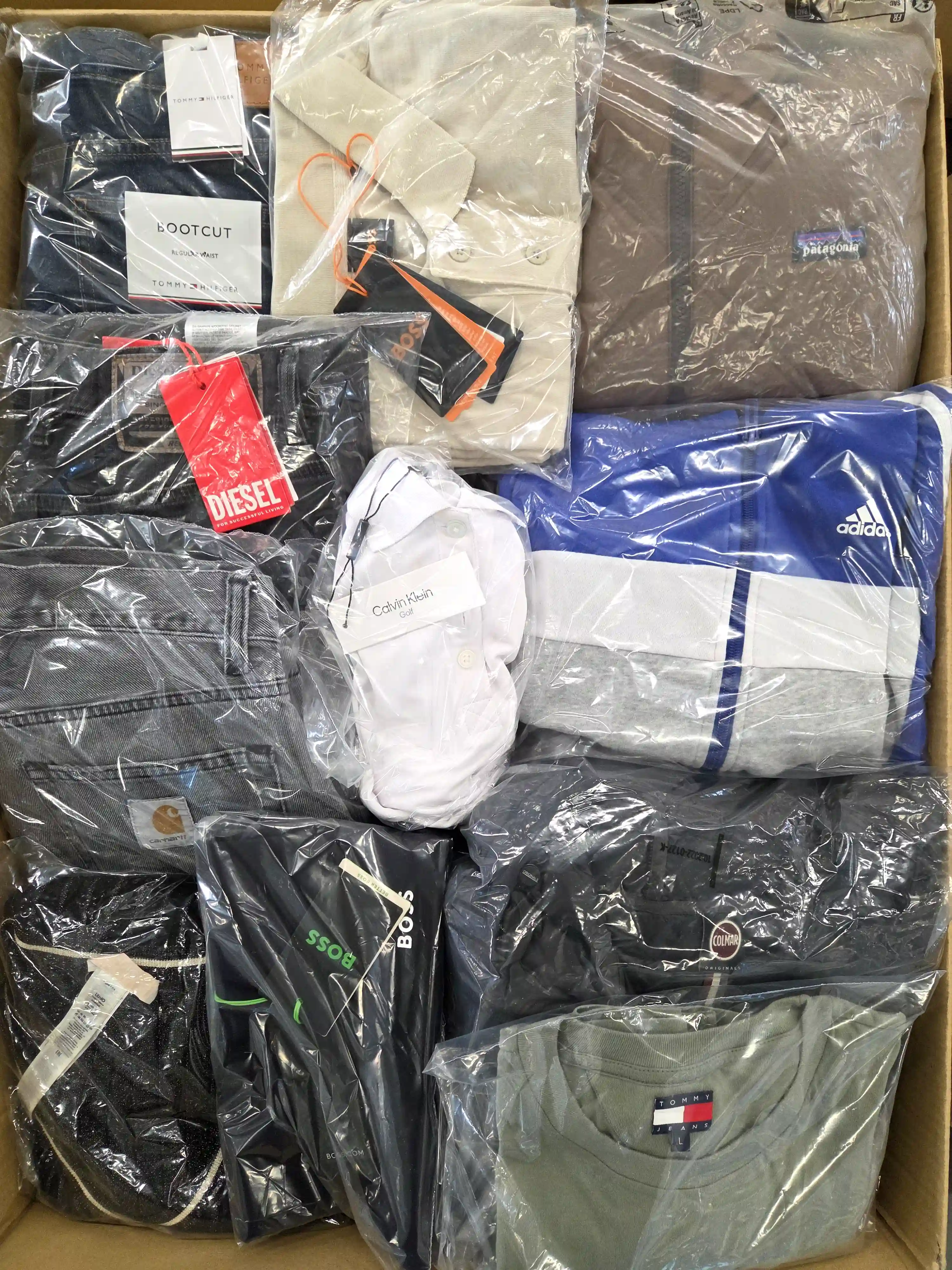 The photo shows a package with clothing in the category C.