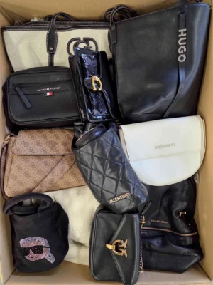 The picture shows a package with accessories in the category HC.