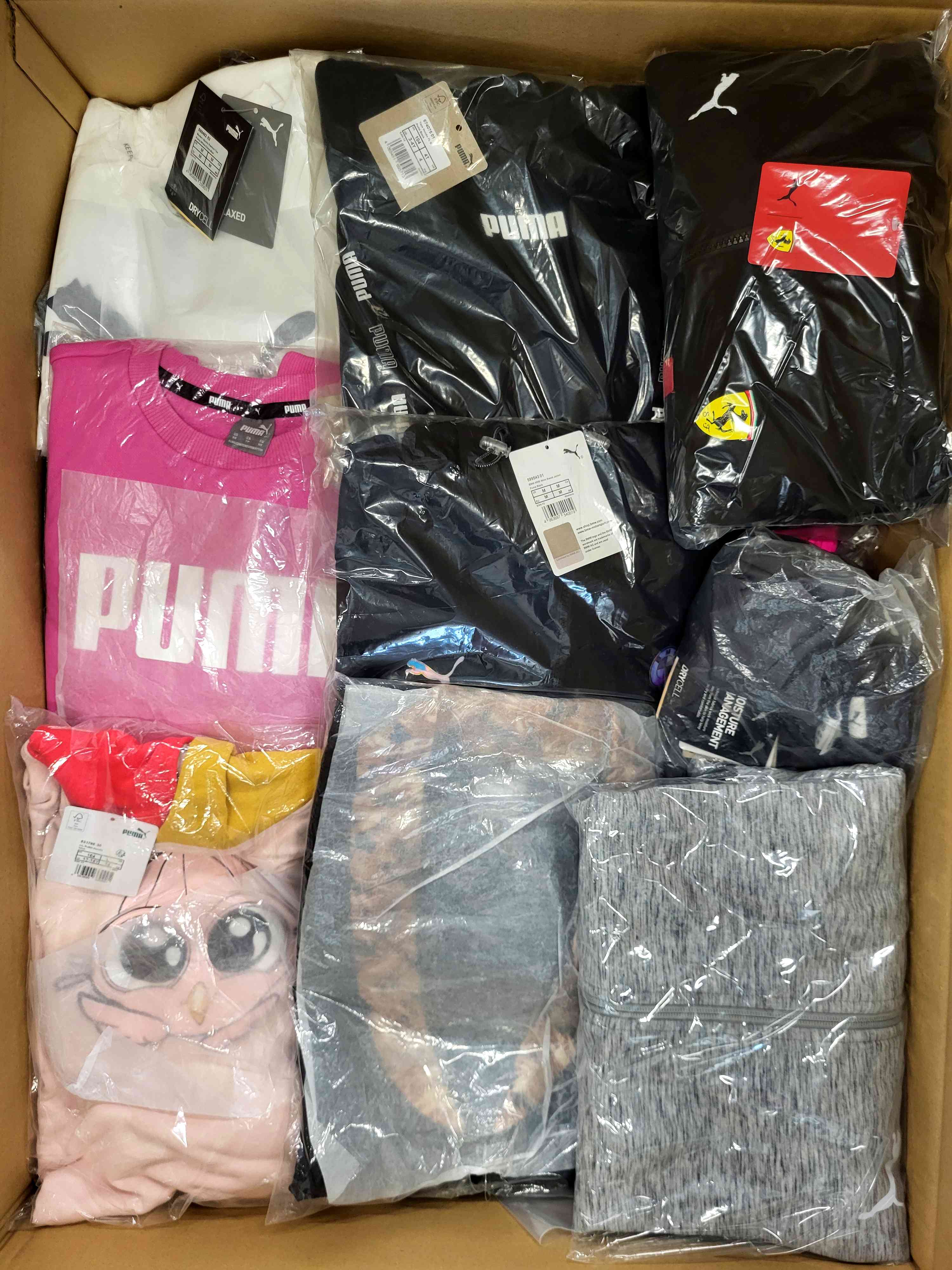 The photo shows a package with clothing in the category AP.