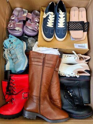 The photo shows a package with clothing in the category BPS.