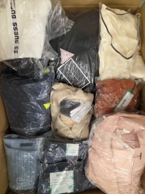 The photo shows a package with clothing in the category B.