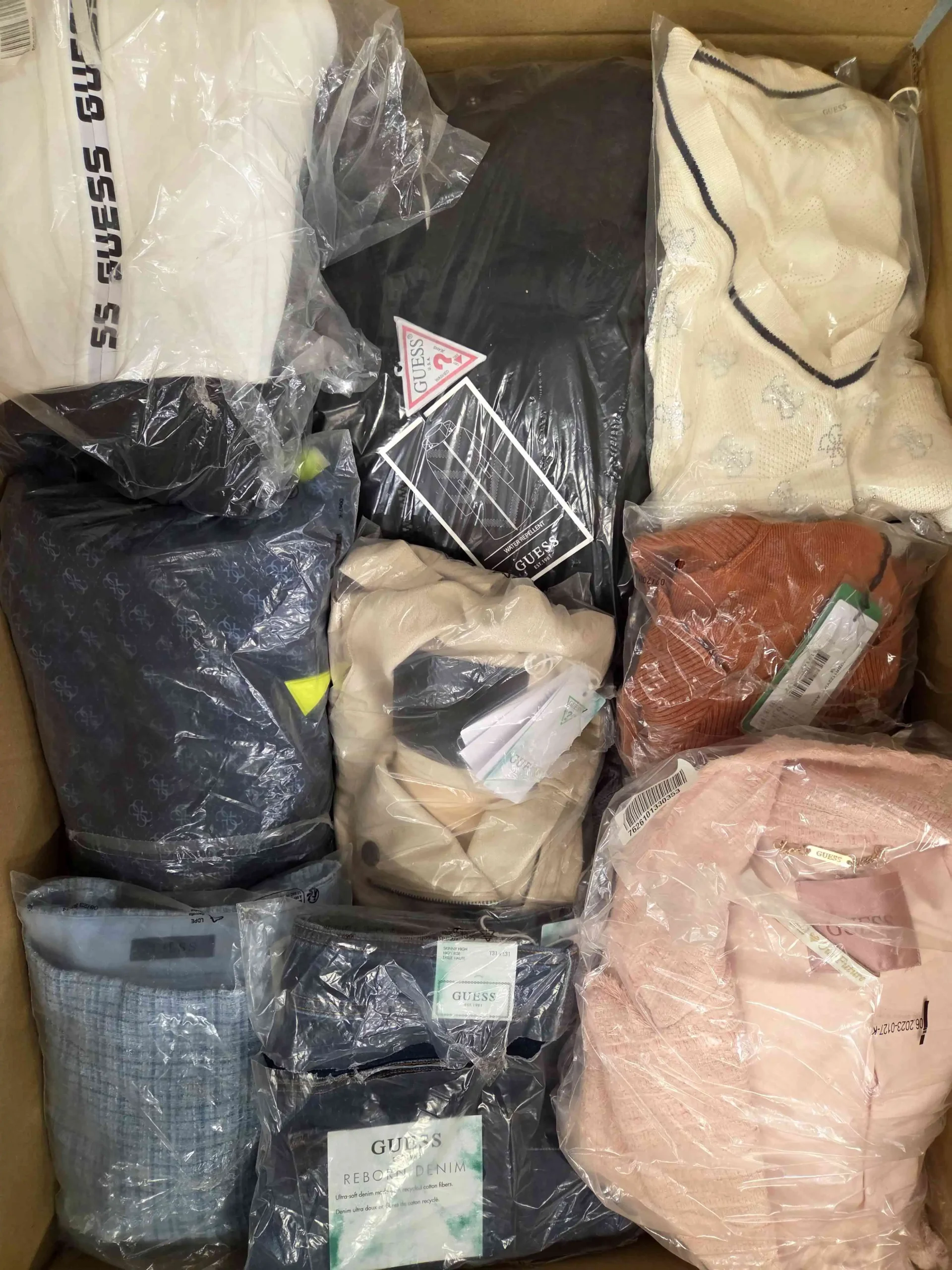 The photo shows a package with clothing in the category B.