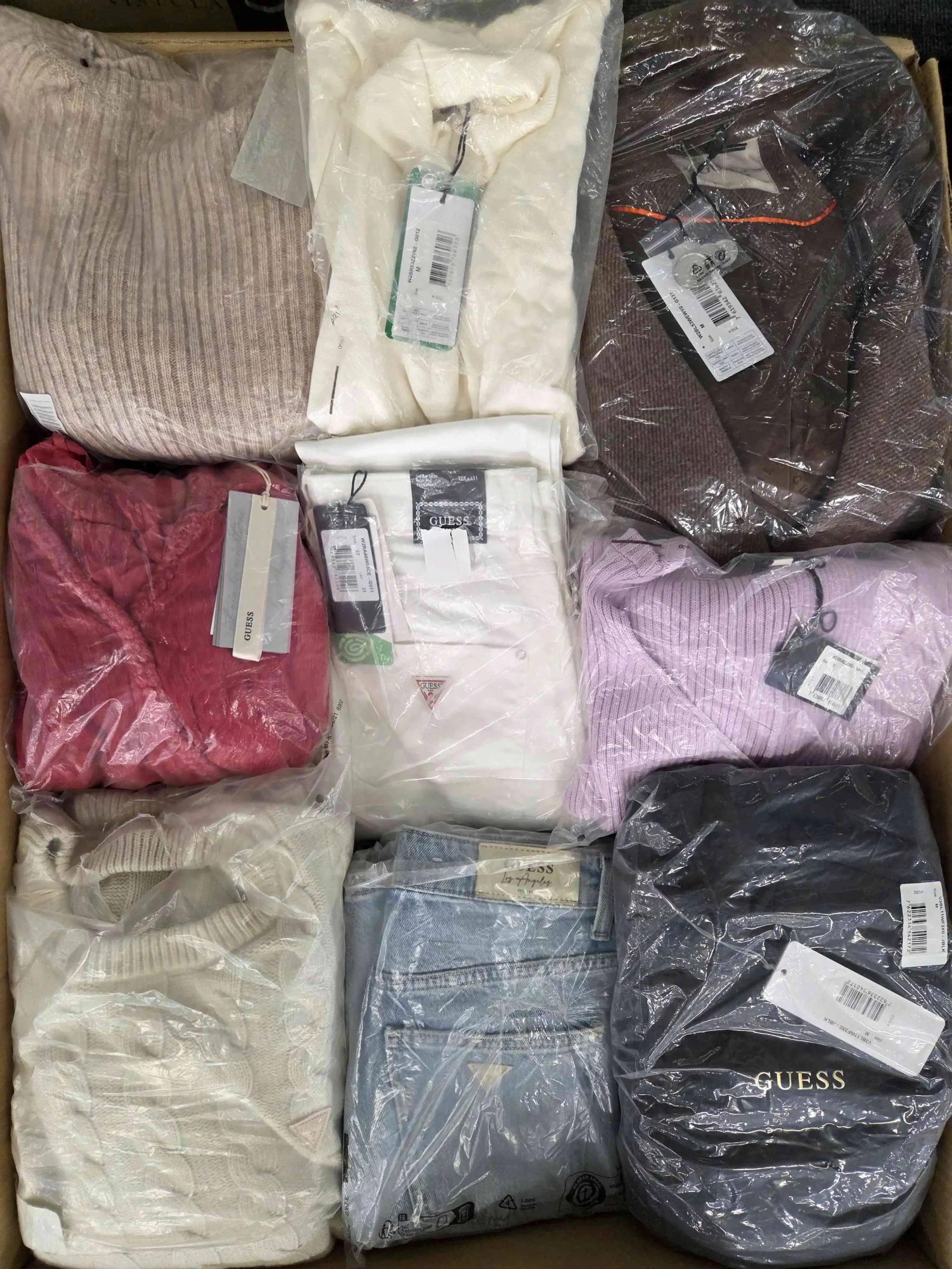 The photo shows a package with clothing in the category B.