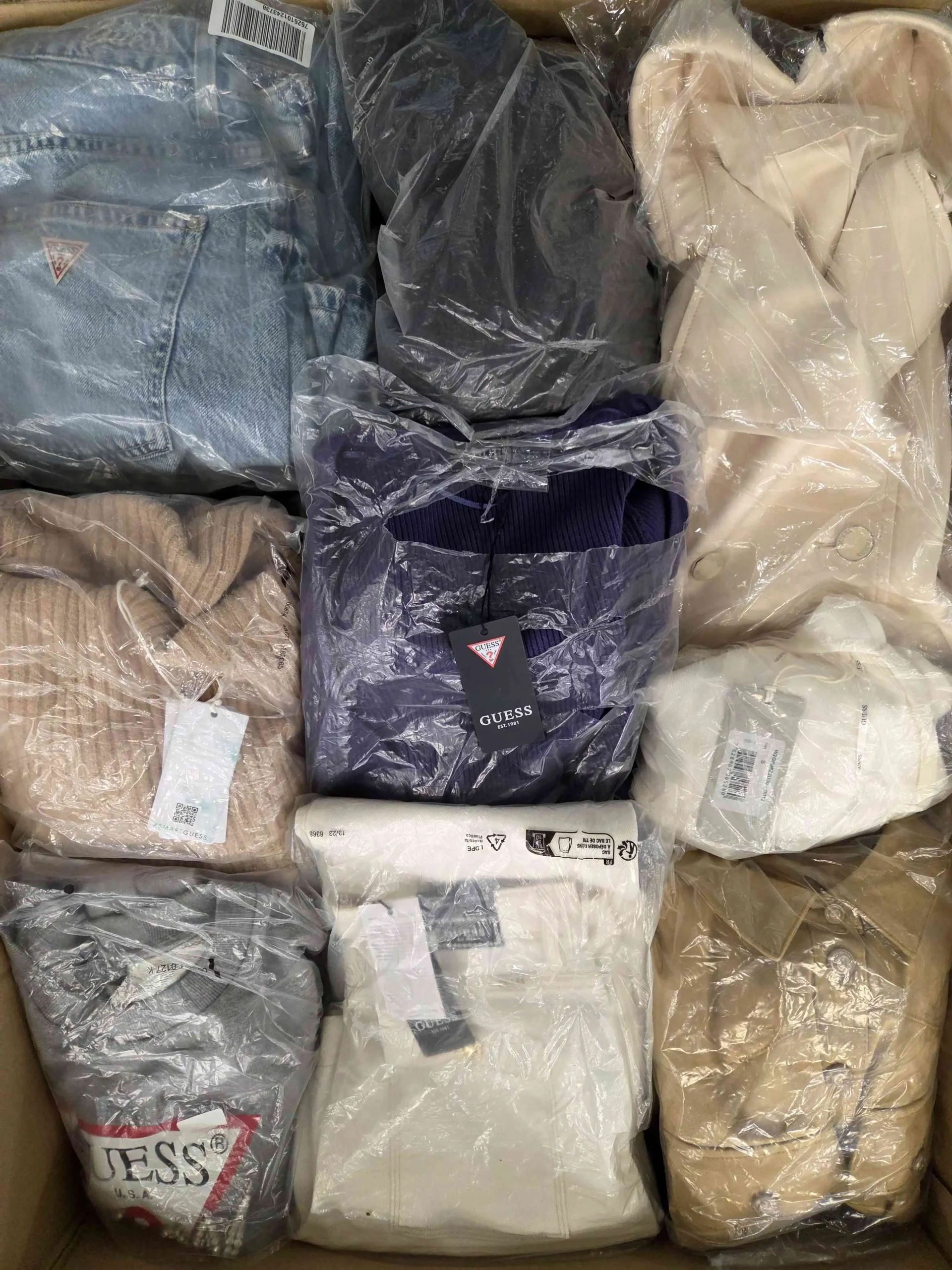 The photo shows a package with clothing in the category B.
