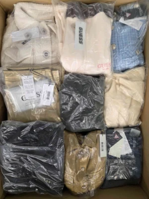The photo shows a package with clothing in the category B.