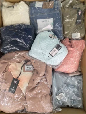 The photo shows a package with clothing in the category B.