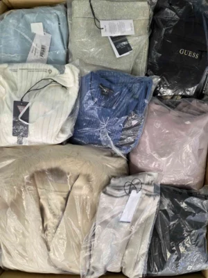 The photo shows a package with clothing in the category B.