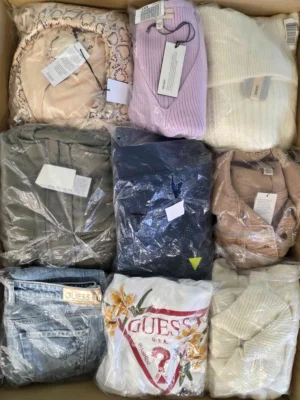 The photo shows a package with clothing in the category B.