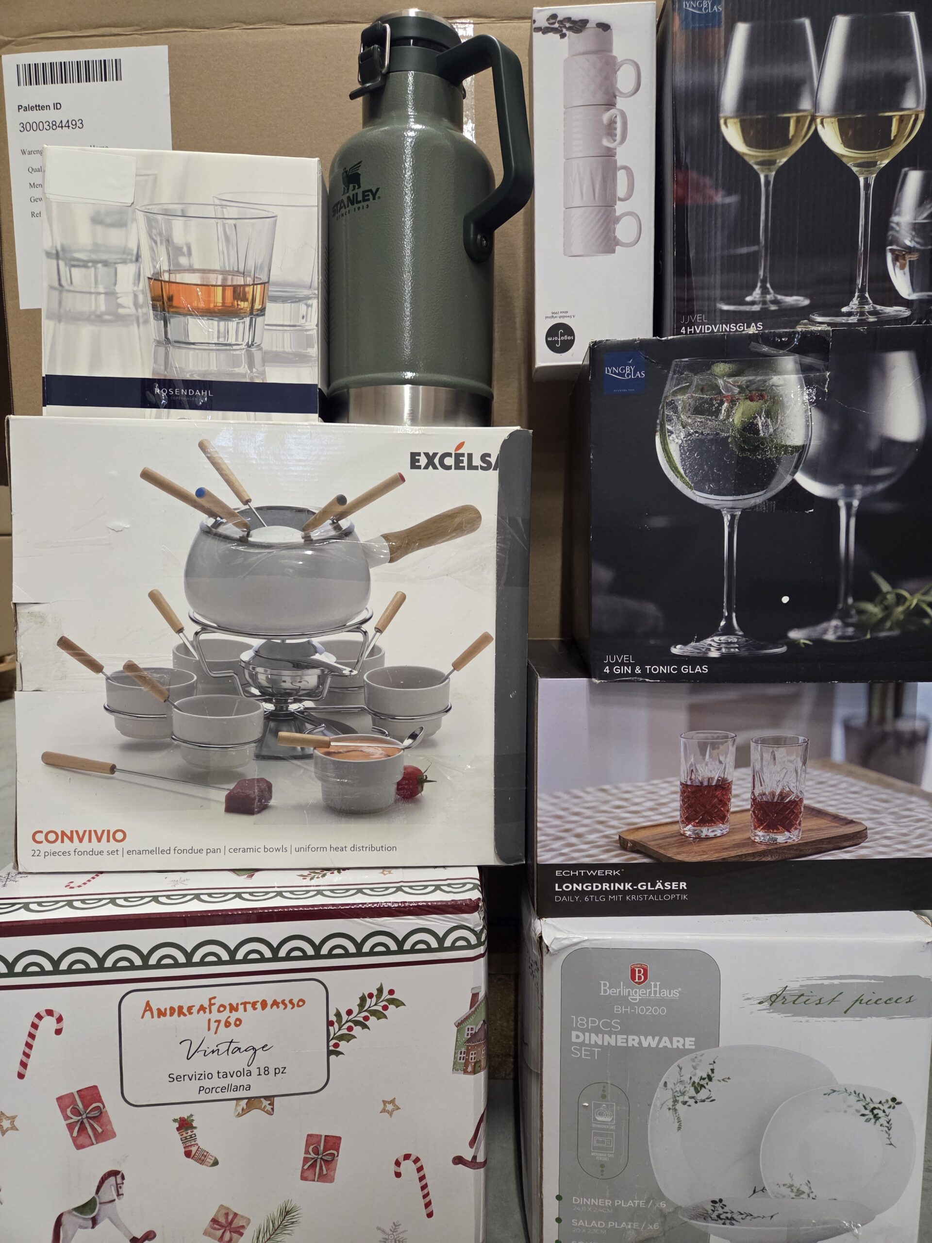 384493BH 3 The photo shows the palette in the category BH.