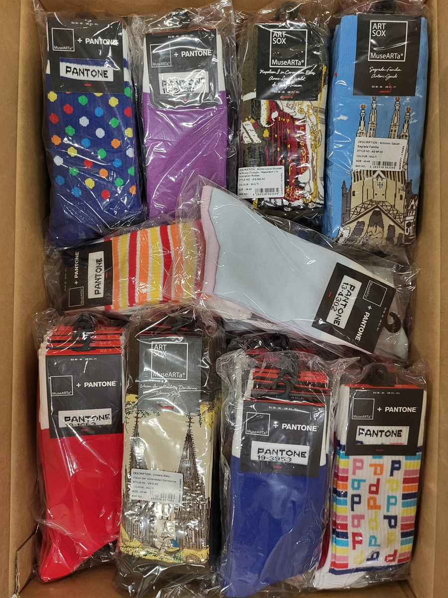 The picture shows a package with accessories in the category SA.