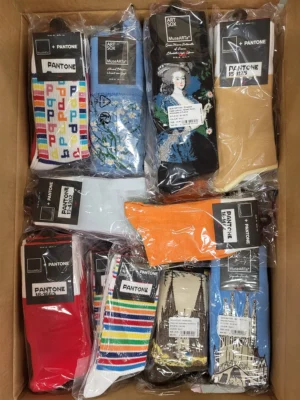 The picture shows a package with accessories in the category SA.