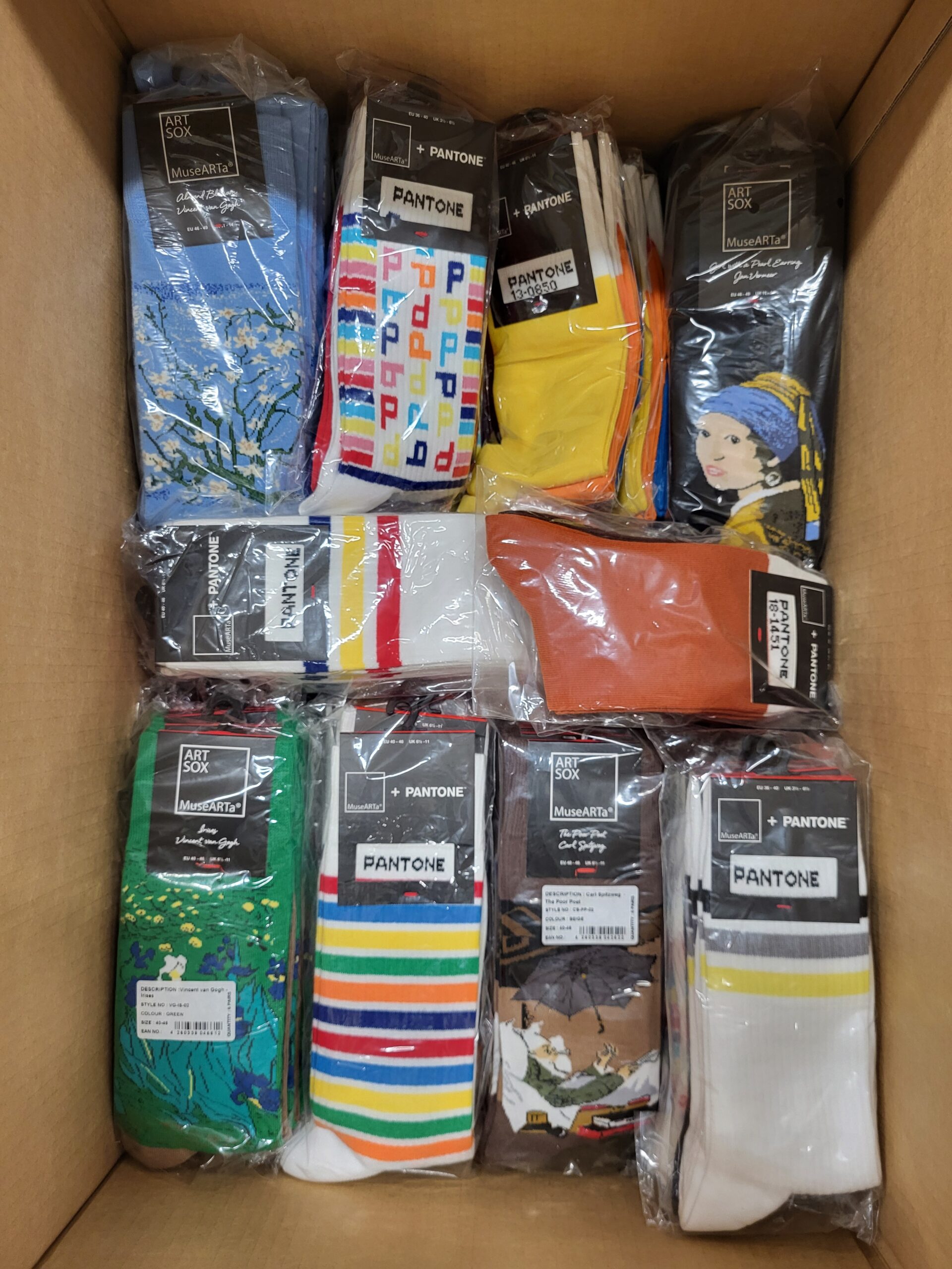 The picture shows a package with accessories in the category SA.