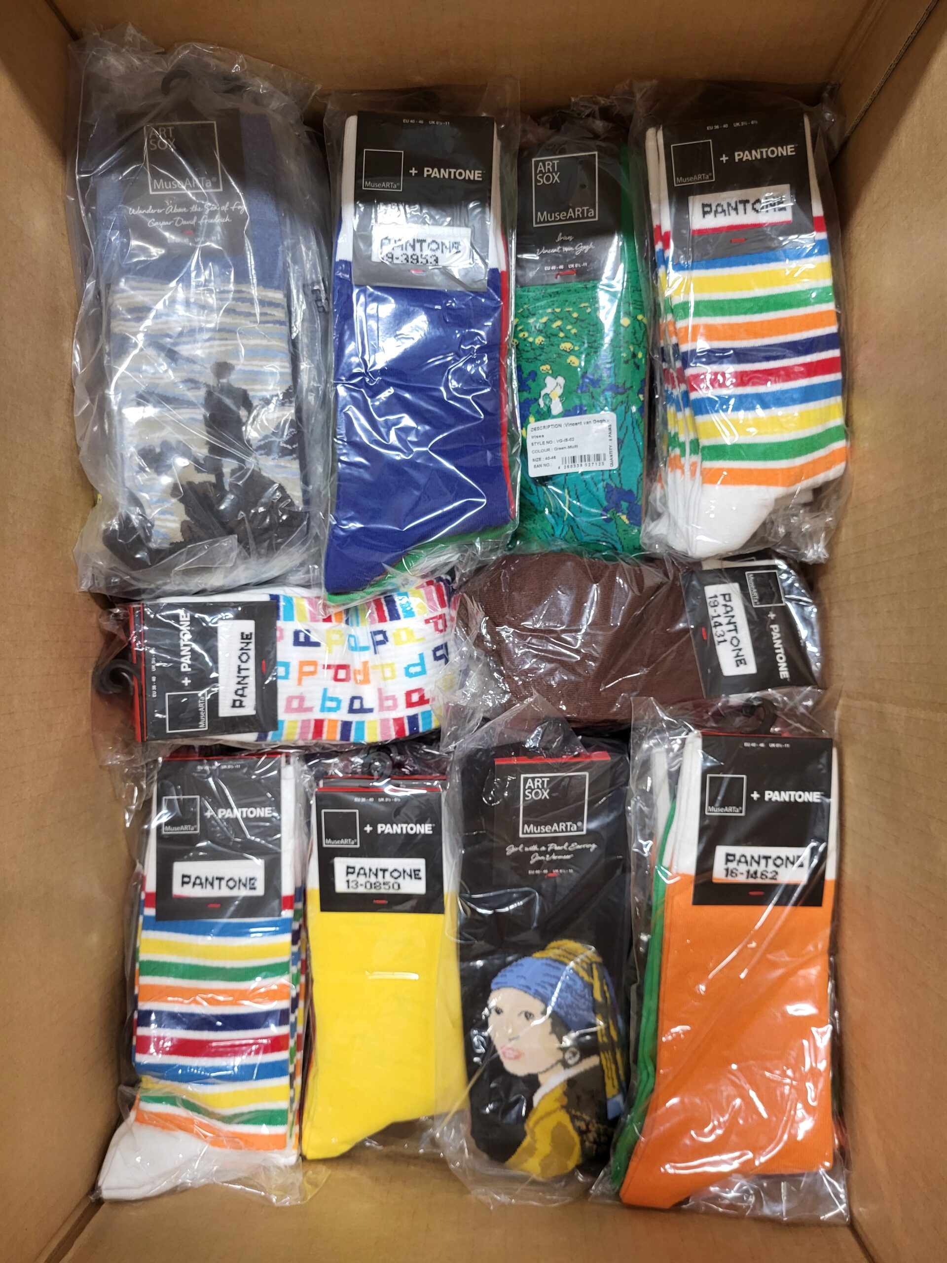 The picture shows a package with accessories in the category SA.