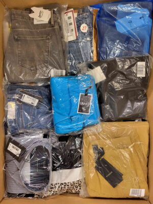 The photo shows a package with clothing in the category AP.