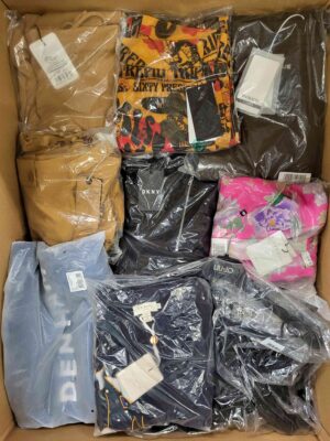 The photo shows a package with clothing in the category AP.