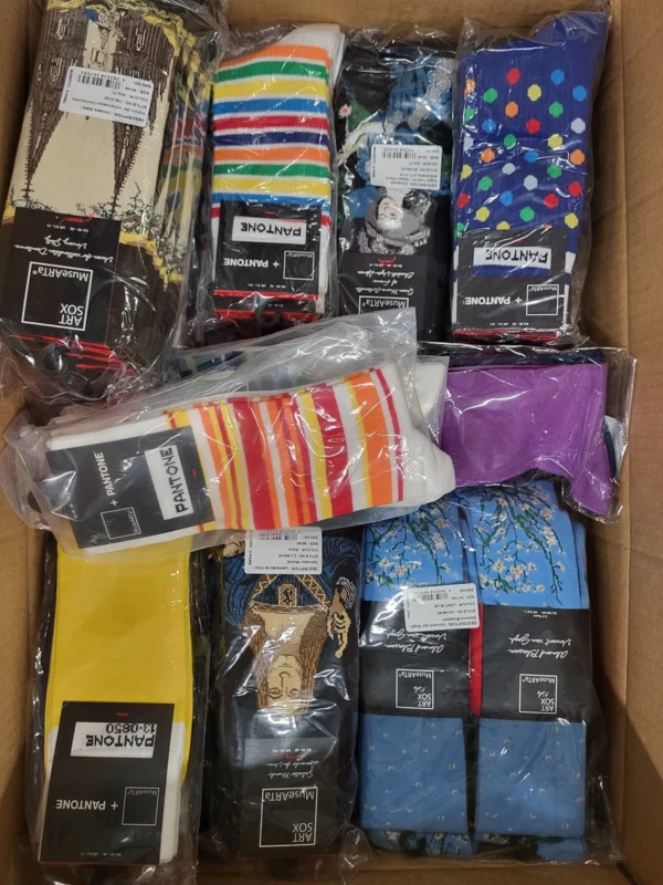 The picture shows a package with accessories in the category SA.