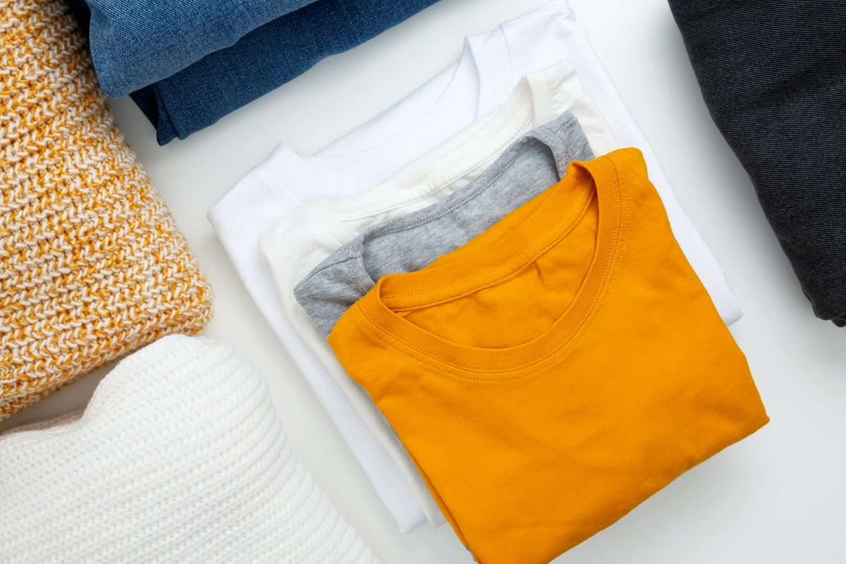 Sell Your Stock 6 The photo shows a package with clothing in the category C.