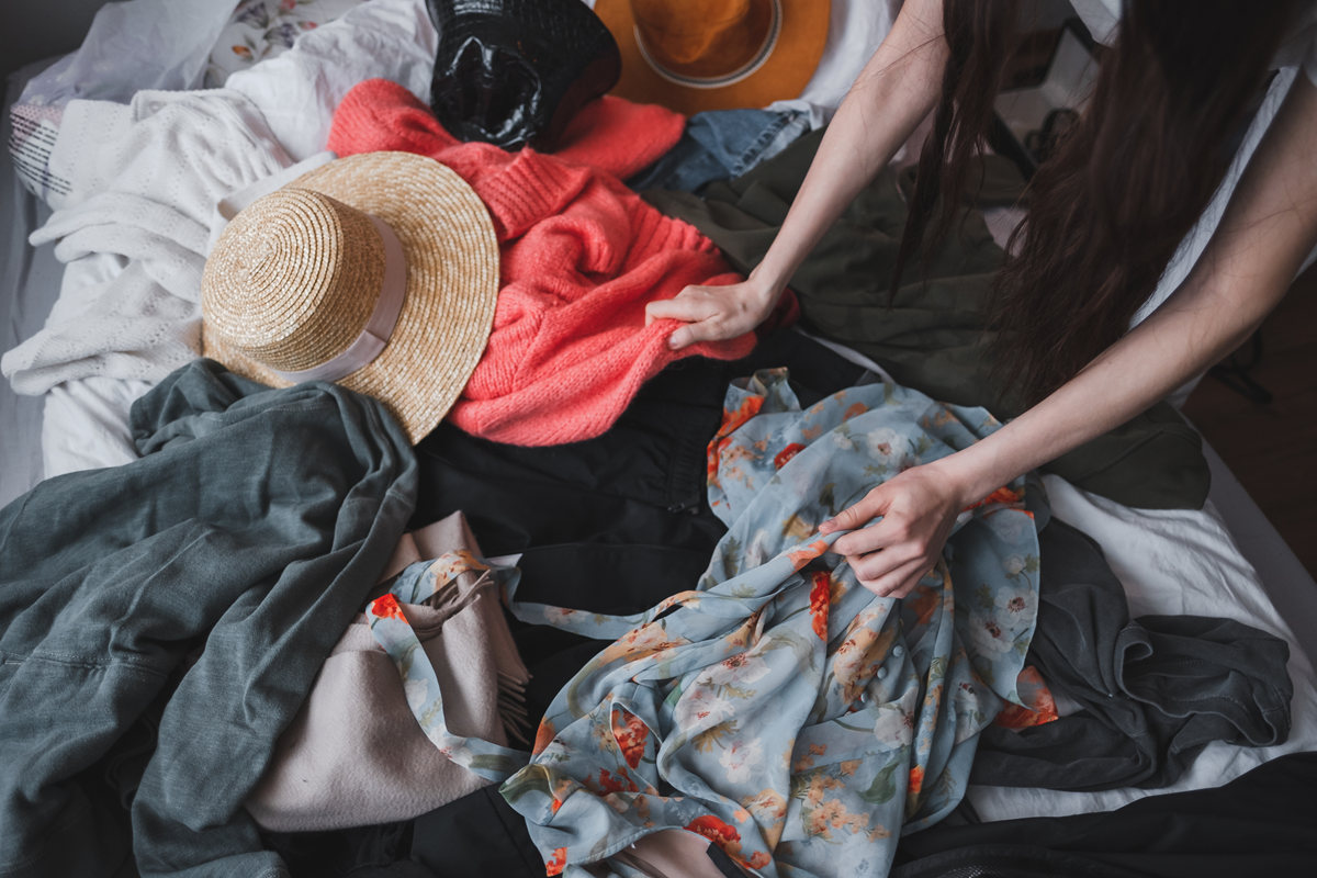 Sell Your Stock 7 The photo shows a package with clothing in the category A.