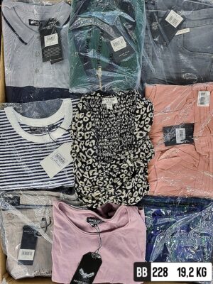 The photo shows a package with clothing in the category BB.