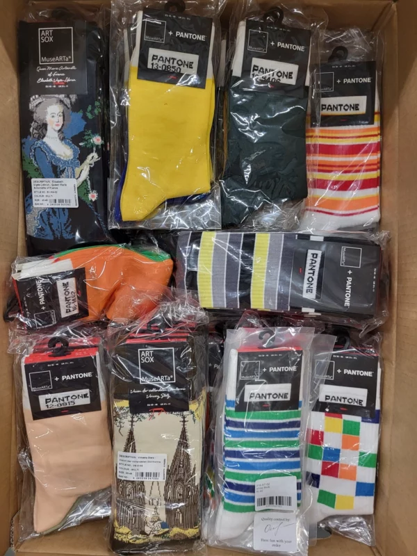 The picture shows a package with accessories in the category SA.