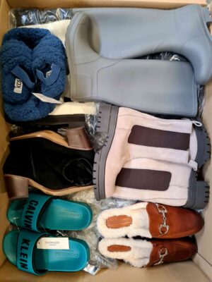 The photo shows a package with footwear in the category BSU.