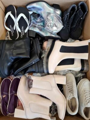 The photo shows a package with footwear in the category BSU.